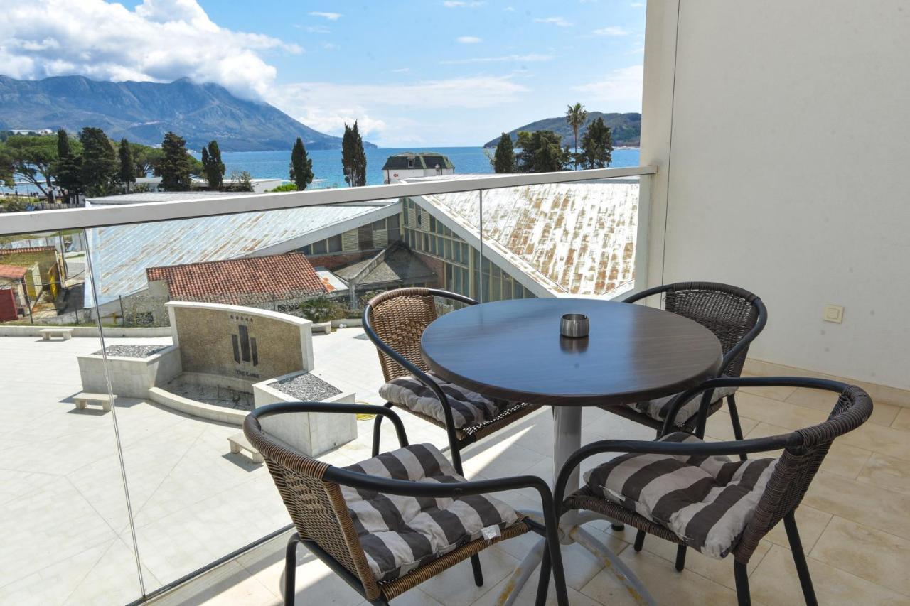 Apartments Menuet Budva Exterior foto