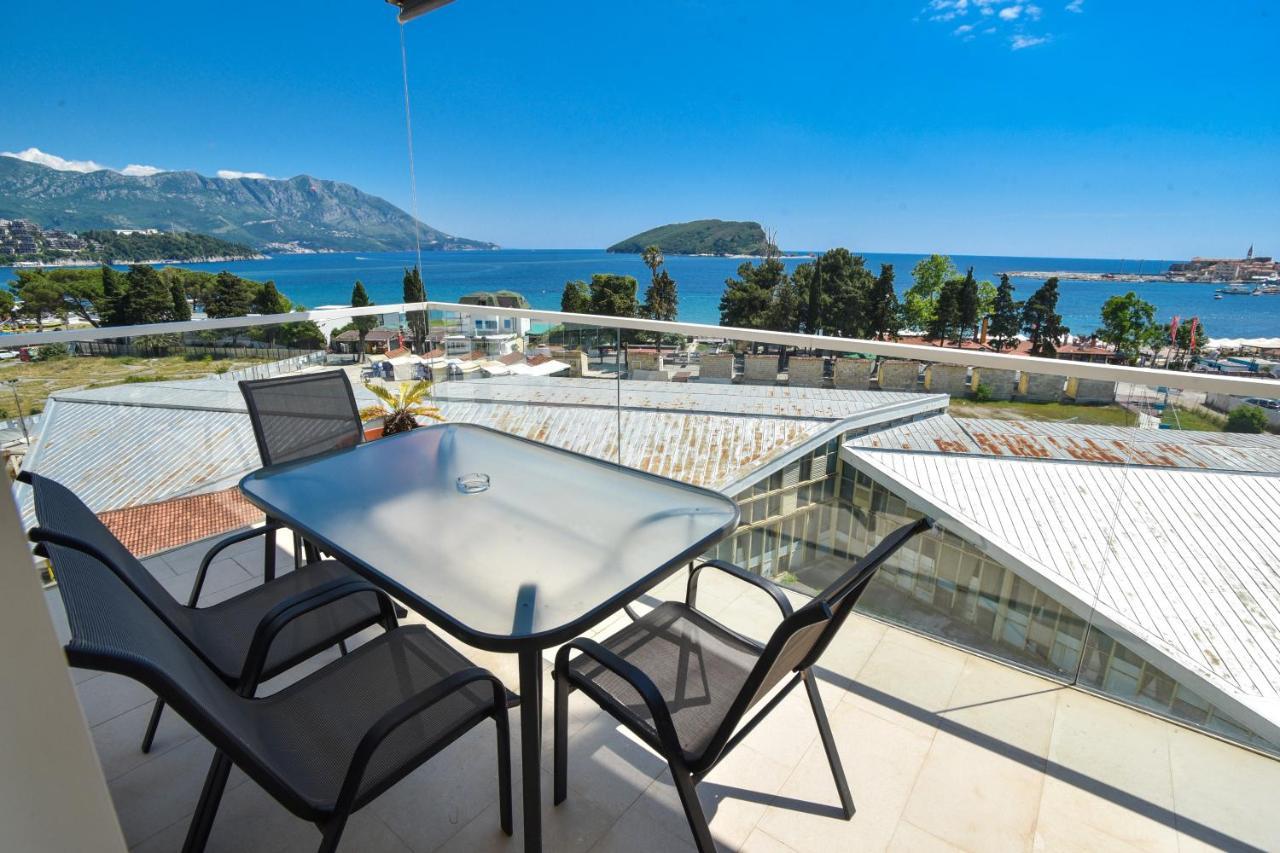 Apartments Menuet Budva Exterior foto