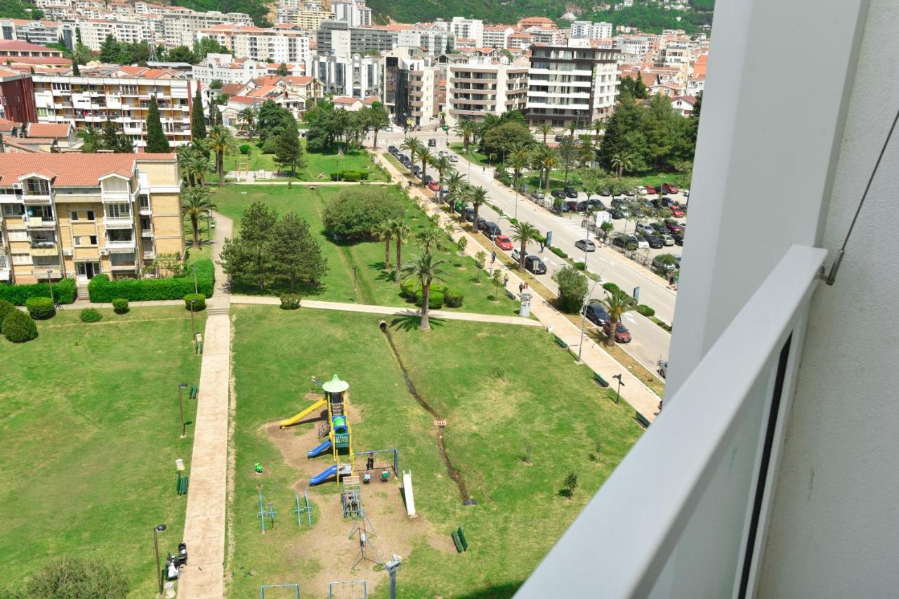 Apartments Menuet Budva Exterior foto