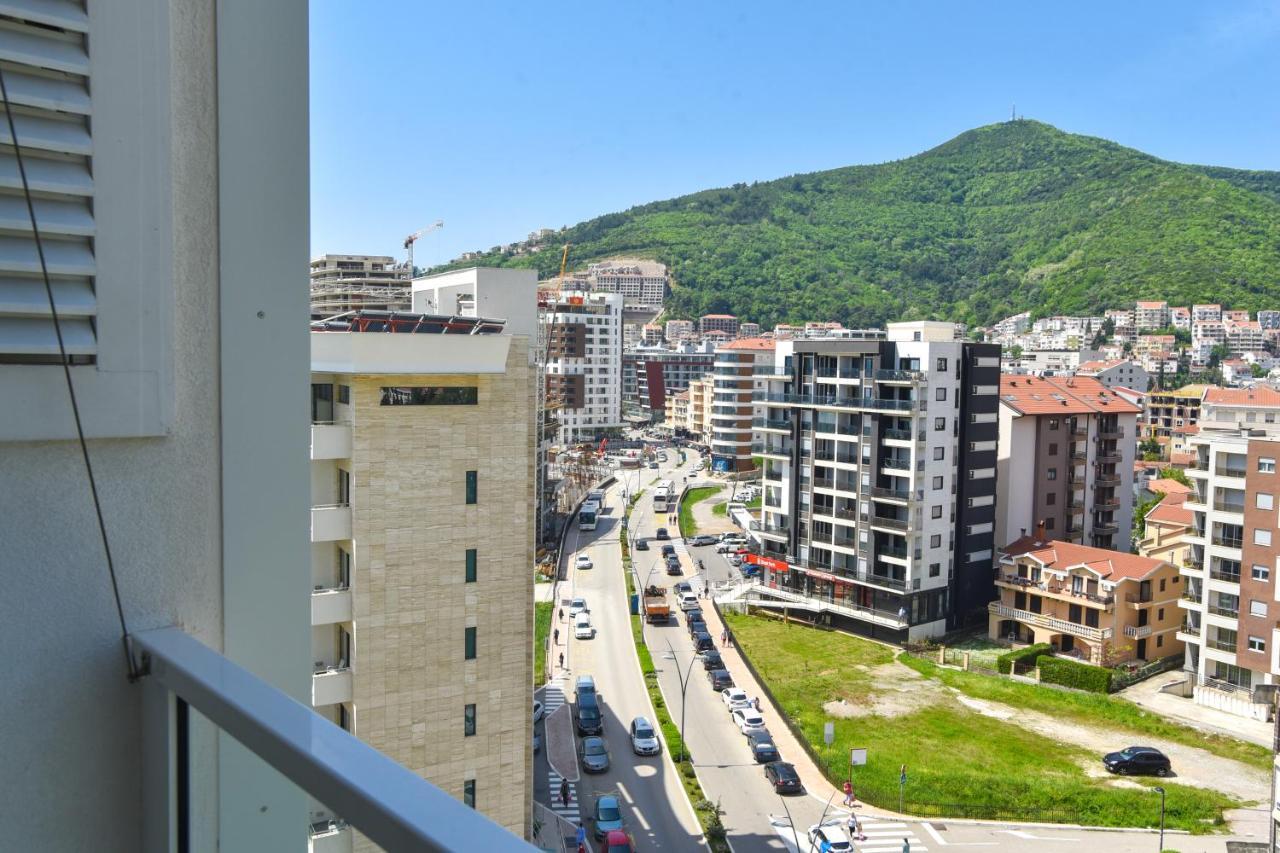 Apartments Menuet Budva Exterior foto