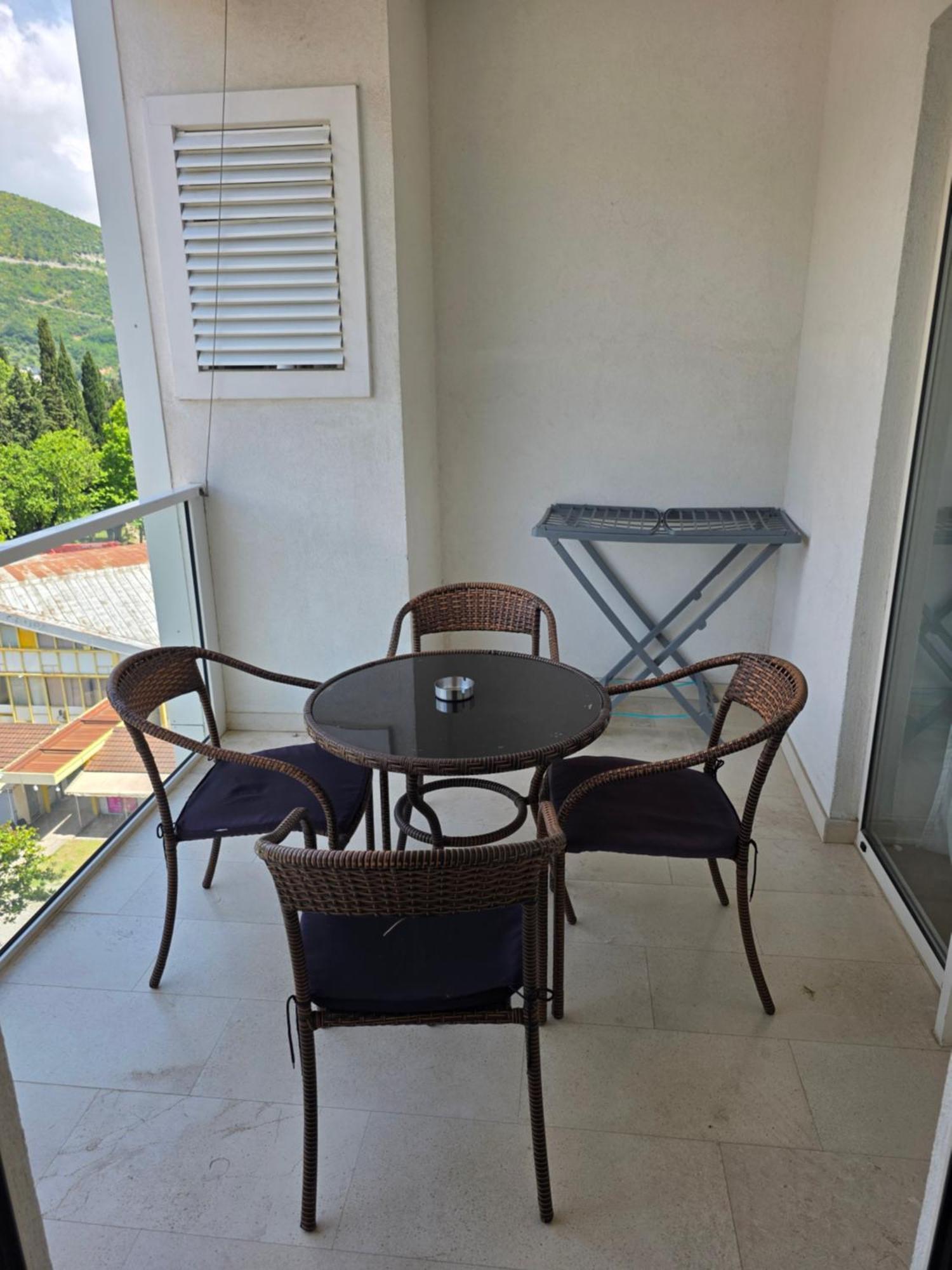 Apartments Menuet Budva Exterior foto
