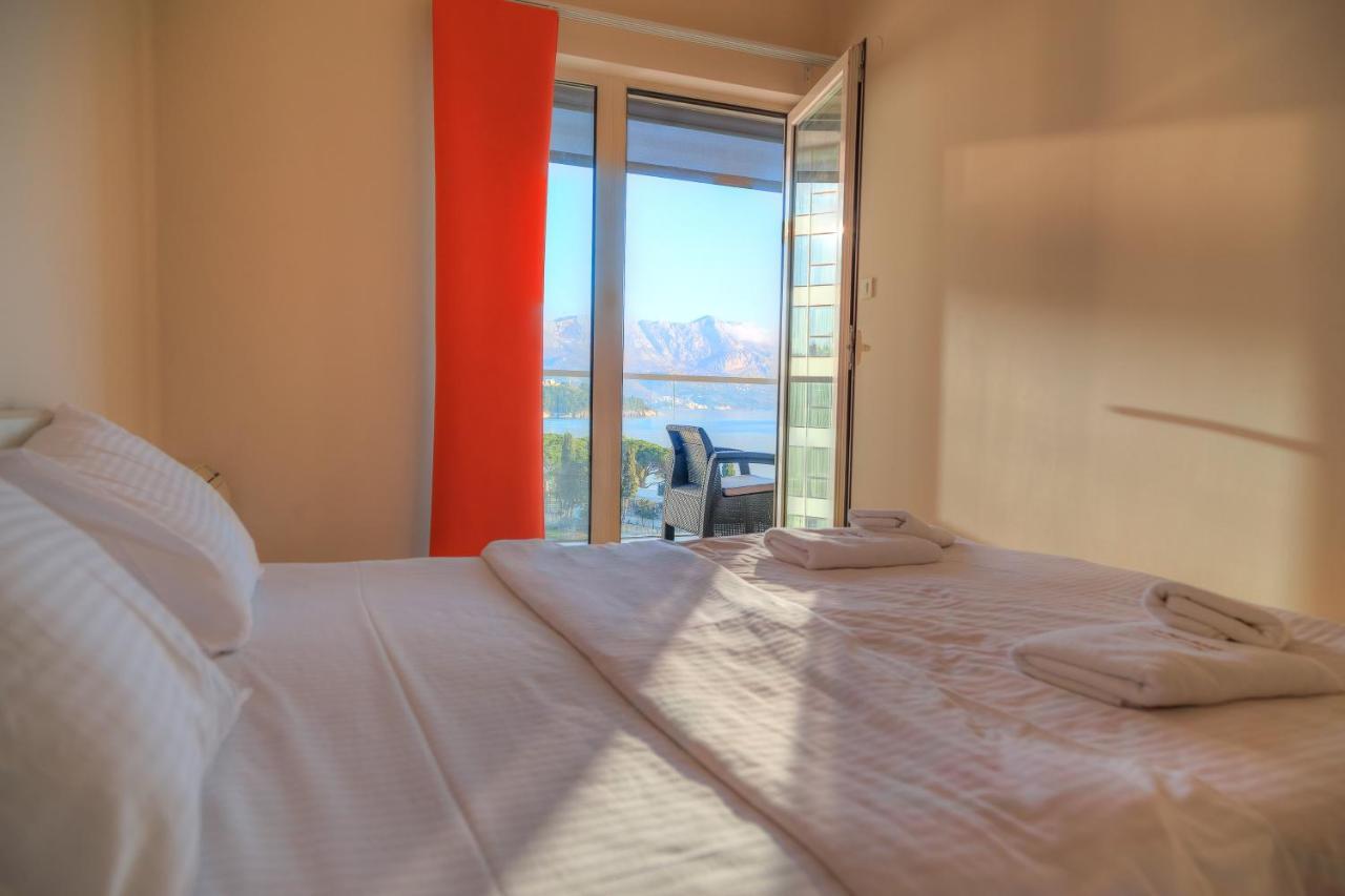 Apartments Menuet Budva Exterior foto