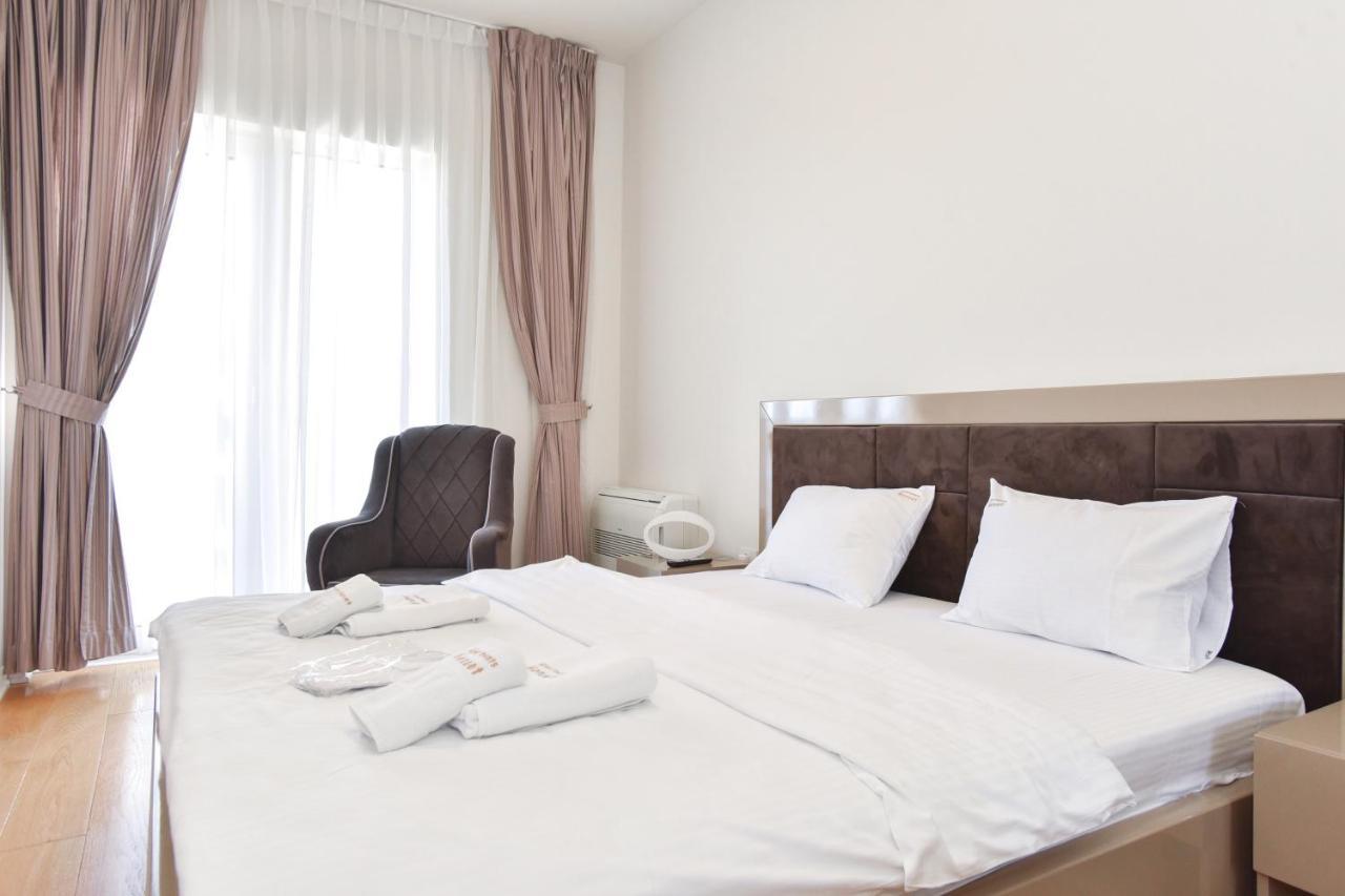 Apartments Menuet Budva Exterior foto