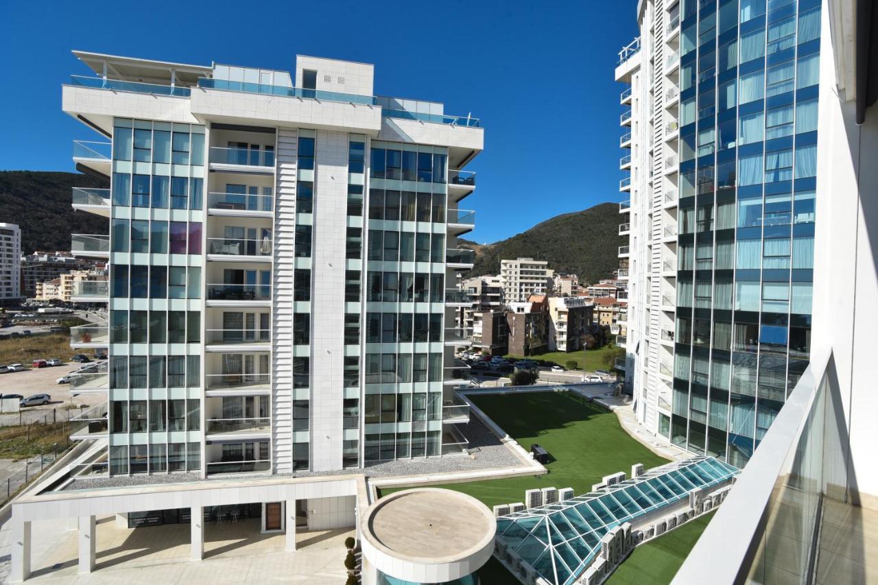 Apartments Menuet Budva Exterior foto