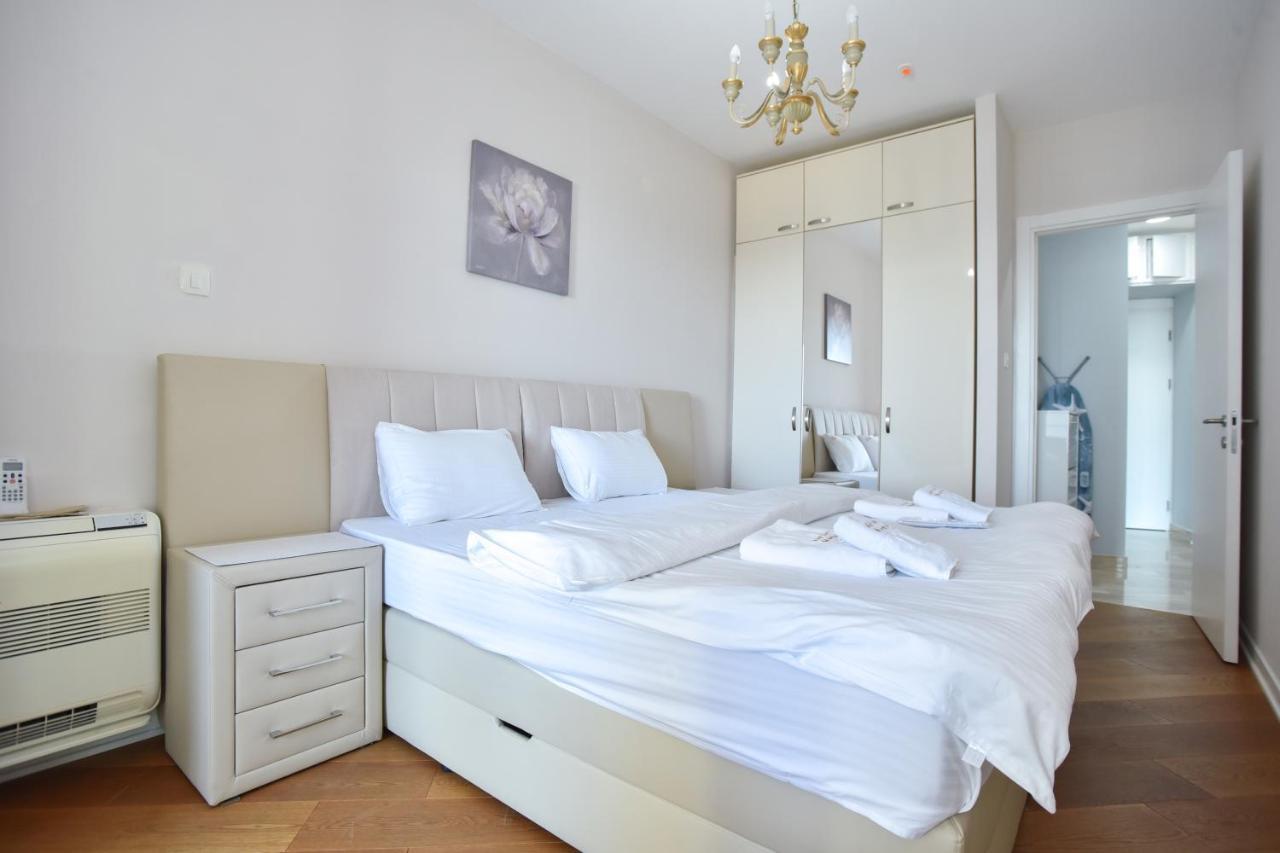 Apartments Menuet Budva Exterior foto